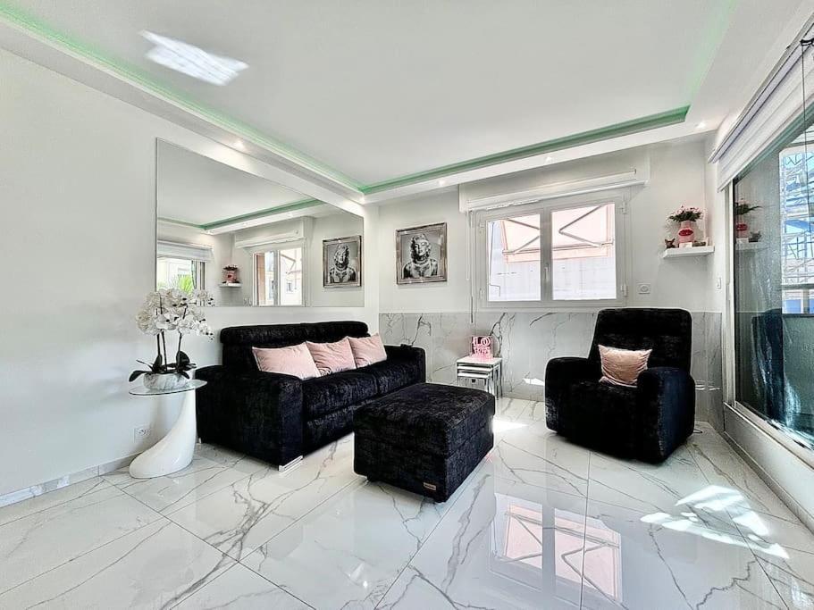 Gray D'albion -2a8- 1 Appartement Cannes